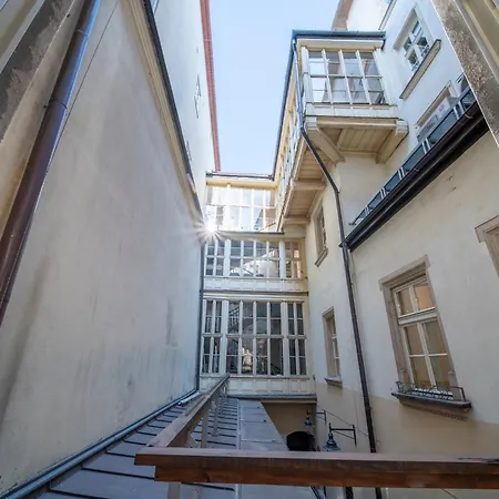 Pod Jagnieciem - Rynek Glowny *