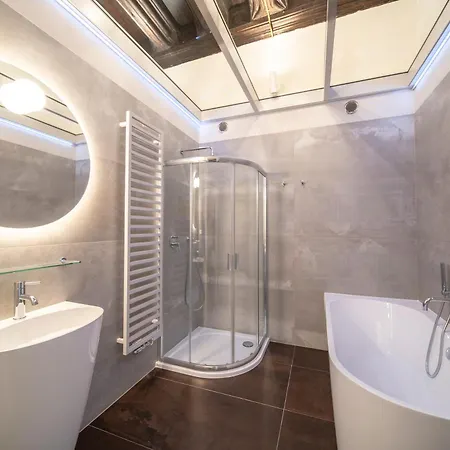 Pod Jagnieciem - Rynek Glowny *